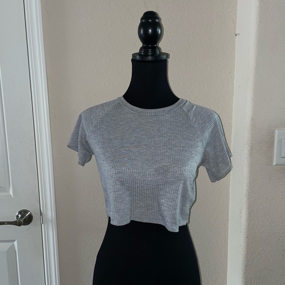 ❤️🔥Shein Ribbed Crop Top❤️🔥 - Picture 1 of 3